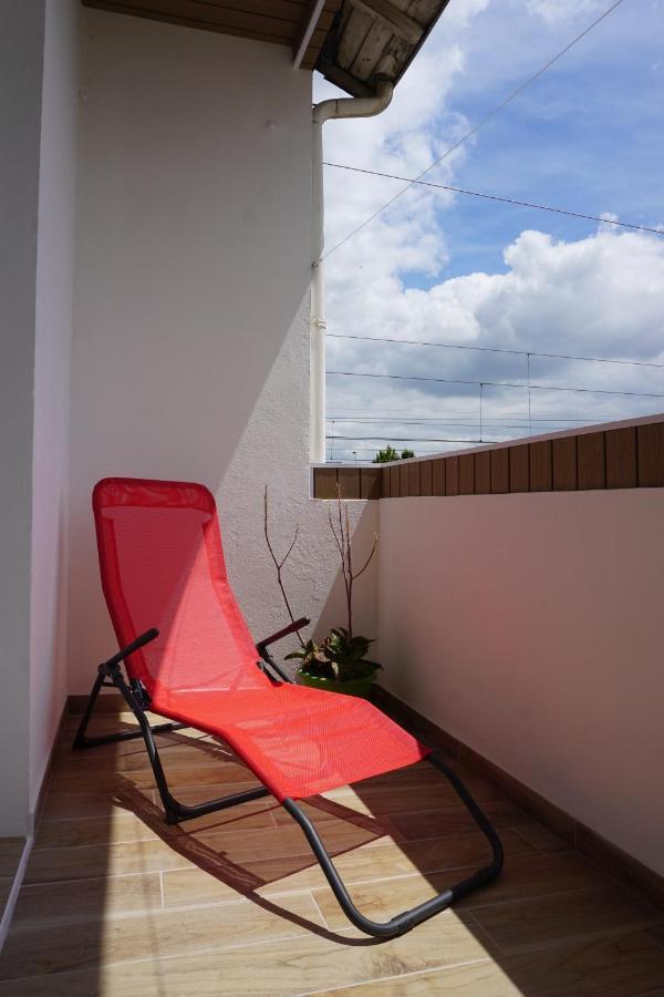 Appart Chic & Moderne Avec Balcon لا روش سور يو المظهر الخارجي الصورة